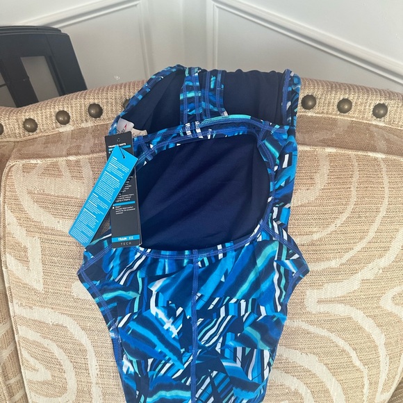Beand new bathing suit one piece size speedo - Picture 3 of 6